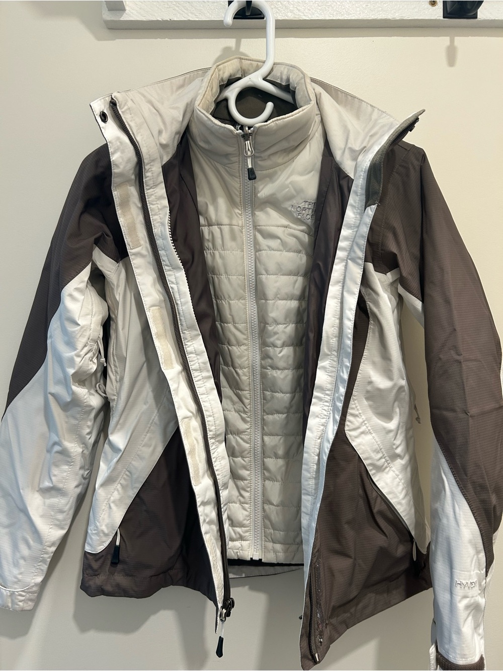 The North Face Women’s Brown and Cream 2-Piece Ski Jacket System